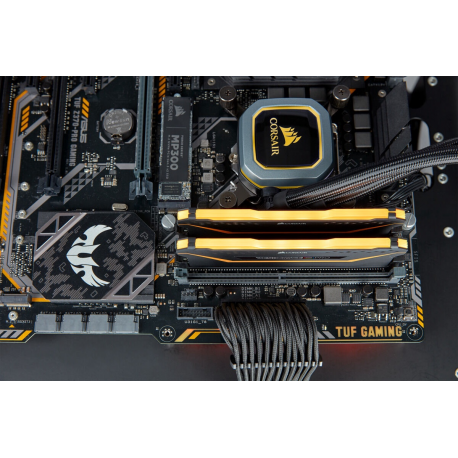 CORSAIR Vengeance RGB PRO - DDR4 - kit - 32 GB: 2 x 16 GB - DIMM 288-pin - 3200 MHz  /  PC4-25600 - CL16 - 1.35 V - unbuffered - non-ECC - black - 9