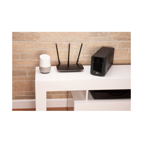 APC Easy UPS BVX Series BVX900LI-GR - UPS - AC 220-240 V - 480 Watt - 900 VA - 9 Ah - output connectors: 2 - 3