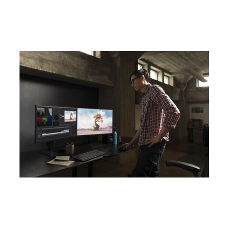 HP Z27xs G3 - LED monitor - 27" - 3840 x 2160 4K @ 60 Hz - IPS - 266 cd/m² - 1300:1 - DisplayHDR 600 - 14 ms - HDMI, DisplayPort, USB-C - turbo silver - 5