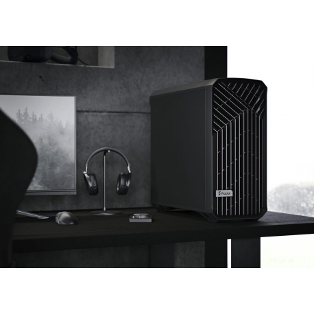 FRACTAL DESIGN Torrent Black TG Light Tint