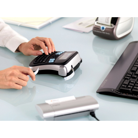 DYMO D1 - Polyester - self-adhesive - black on white - Roll (0.6cm x 7m) 1 cassette(s) label tape - for LabelMANAGER 100, 160, 210, 220, 260, 280, 300, 360, 420, Wireless PnP; LabelPOINT 250 - 3