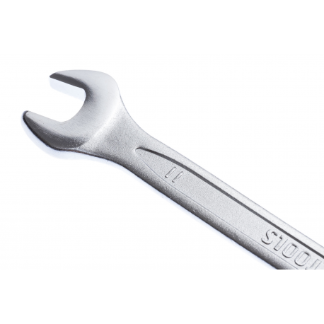 Equip - Patch cable - RJ-45 (M) to RJ-45 (M) - 25 cm - screened shielded twisted pair (SSTP) - CAT 6 - halogen-free, molded, stranded - orange - 4