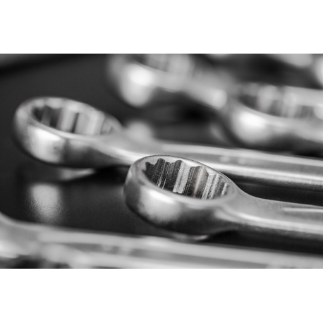 Equip - Patch cable - RJ-45 (M) to RJ-45 (M) - 1 m - SFTP - CAT 6 - halogen-free, molded, stranded - orange - 9