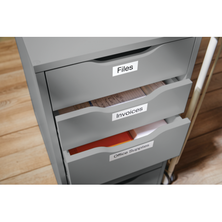 DYMO LabelMANAGER 210D - Labelmaker - B / W - thermal transfer - Roll (1.2 cm) - 180 dpi - cutter - 1 line printing, 2 line printing - black, silver - 1