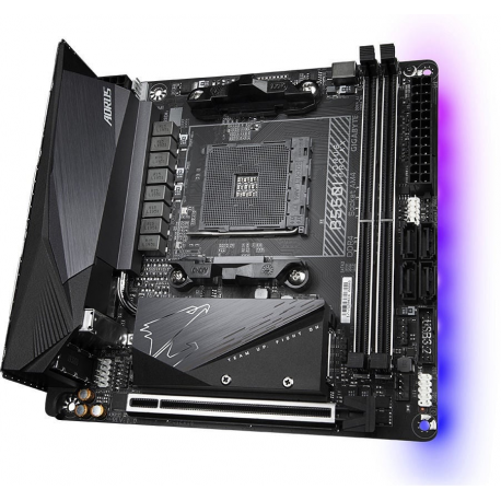 Gigabyte B550I AORUS PRO AX - 1.0 - motherboard - mini ITX - Socket AM4 - AMD B550 Chipset - USB-C Gen2, USB 3.2 Gen 1, USB 3.2 Gen 2 - 2.5 Gigabit LAN, Bluetooth, Wi-Fi - onboard graphics (CPU required) - HD Audio (8-channel) - 2