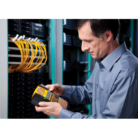 DYMO Rhino 5200 - Hard Case Kit - labelmaker - B / W - Roll (1.9 cm) - cutter - yellow - 34