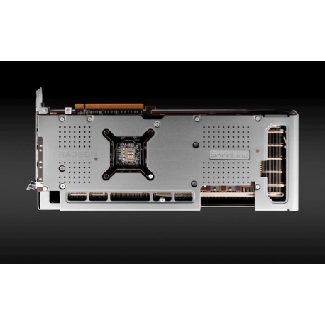 NITRO+AMD RADEON RX 7700XT GAM.