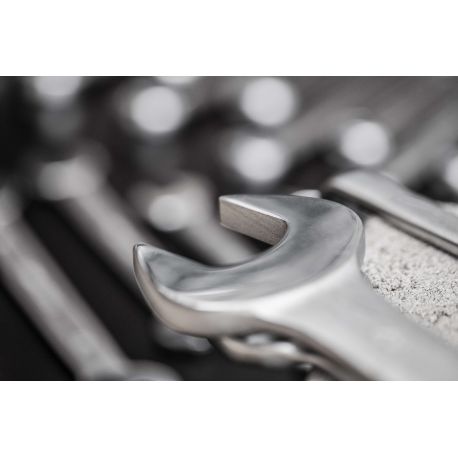 Equip - Patch cable - RJ-45 (M) to RJ-45 (M) - 1 m - SFTP - CAT 6 - halogen-free, molded, stranded - black - 8