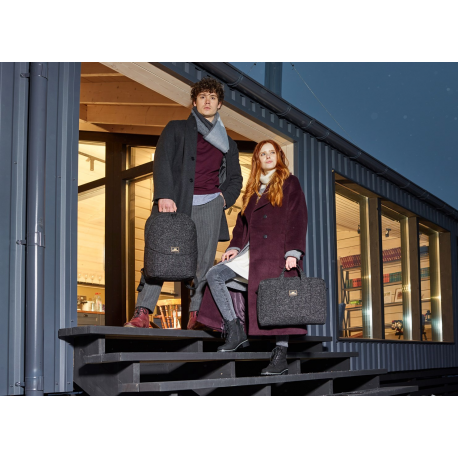 Riva Case Anvik 7962 - Notebook carrying backpack - up to 15.6" - black - 27