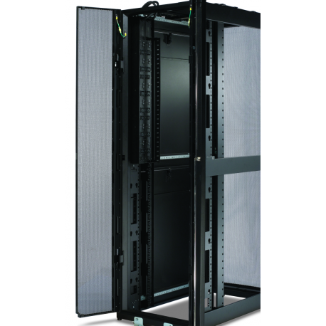 APC Basic Rack PDU Zero U - Power distribution strip (rack-mountable) - AC 230 V - 3-phase - input: IEC 60309 - output connectors: 9 (IEC 60320 C13, IEC 60320 C19) - 0U - 1.8 m cord - for P / N: SCL500RM1UC, SCL500RM1UNC, SMT3000R2I-AR, SMTL1000RM2UC, SMTL750RM2UC, SRT5KRMXLW-TW - 13