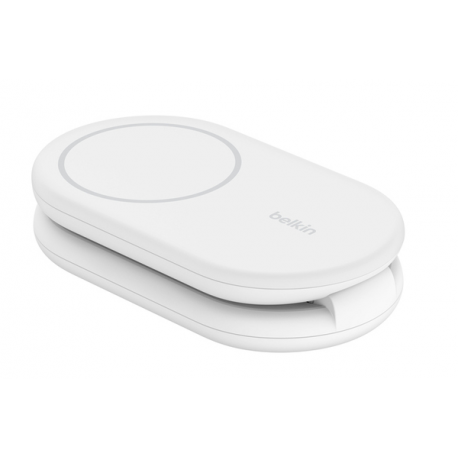 Belkin BoostCharge 2-in-1 - Wireless charging stand - magnetic, foldable, with Qi2 + AC power adapter - 15 Watt - Fast Charge - white - for Apple iPhone 12, 13, 14, 15, 16 - 1